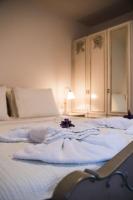 King Studio with Sofa Bed
