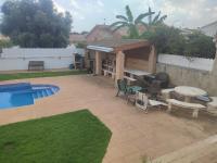 casa con piscina Comarruga - Chambres d’hôtes Coma-ruga