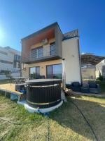 Garsonierǎ la curte si ciubǎr extracost - B&B Cluj-Napoca