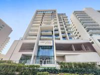 Modern Studio close to Marina with Balcony - 5 min walk from Metro - Ferienwohnung Dubai