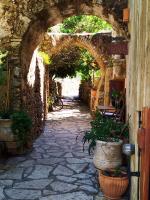Porfyrousa Traditional Hotel - B&B