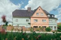 Ferienwohnung 60er Jahre Design Apartment - 65qm Fewo im Zittauer Gebirge - familienfreundliche Unterkunft am Bergfuß zum Töpfer - Bed and Breakfast Olbersdorf