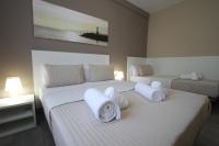 One-Bedroom Apartment with Sea View (5 Adults)