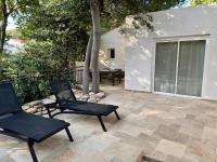 Villa Onyra - La Cabane du Pêcheur - Villa avec jardin à 100m de la mer - Chambres d’hôtes Saint-Cyr-sur-Mer