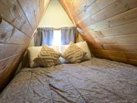 Mushroom Cabin on Homestead w Hot Tub - B&B Brew Bay