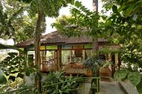 Ambong Rainforest Retreat - Bed and Breakfast Pantai Cenang