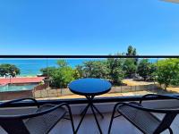 Сучасна квартира з терасою на морі та підземний паркінг - B&B