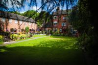 B&B Cheadle - The Manor Guest House - Bed and Breakfast Cheadle