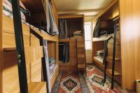 Dormitorio Femminile con 6 Letti