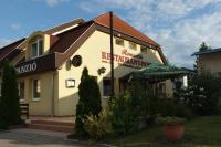 Romantik Étterem - Panzió - B&B