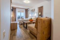 Twin Room with Private Bathroom