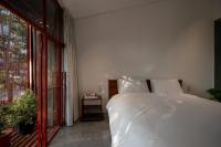 Camera Matrimoniale con Vista Giardino