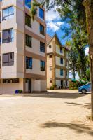 Pine 2 bedroom apartment with a pool - Chambres d’hôtes Nanyuki