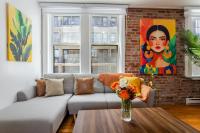Prime location Lovely 3BR downtown MTL - Ferienwohnung Montreal