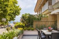 SeaBreezeHeaven - Sea View Apartment, Pool & Spacious Terrace with BBQ - 50m from Sant Pol Beach - B&B Sant Feliu de Guíxols