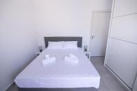 One-Bedroom Apartment with Balcony and Mountain View  