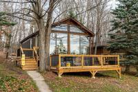 Lake Muskoka 2-bedroom Cottage - Pier 100 #50 - Bed and Breakfast Port Carling