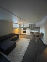 Apartment near Arlanda Airport Stockholm including parking - Chambres d'hôtes Rosersberg