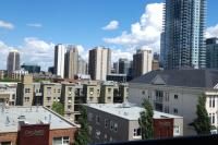 Elevated Living: 2-Bedroom Upper Apartment - Bed and Breakfast Calgary