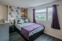 Ensuite Studio with Kitchenette Dudley DY2 - B&B
