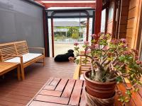 Near the Airport Cozy Cabin Style Entire Tiny Home - Chambres d’hôtes Auckland