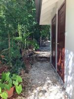 Private Oceanfront Sanctuary, Reef & Sunsets - B&B Port-Havannah