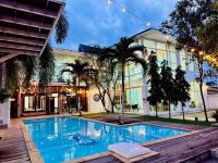The Grand Pool Villa Pattani - Bed and Breakfast Pattani