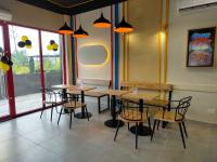 Skylight Suites 1BHK Apartment near Jolly Grant Airport - B&B Doiwāla