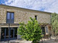 Grand mas provençal 4 chambres, dortoir 7 pers, idéal familles groupes, fraîcheur d'été - B&B Montfaucon