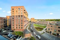 Luxury 2 Bed Apartment - Balcony - Fast Wi-fi - Netflix - Parking 410C - Bed and Breakfast Birmingham