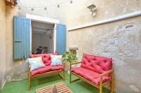 Le Farouche - Parking souterrain disponible et gratuit à 5 mins - Patio - Clim - Wi-Fi - 3 chambres - Bed and Breakfast Avignon