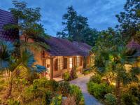 Nature Embrace Room with Garden & Mountain View