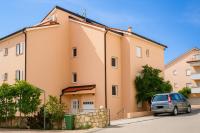 No1 Apartment with Balcony & AC - B&B Novalja