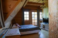 Two-Level Apartment (5 Adults)
