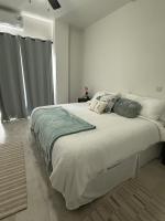 Deluxe Tweepersoonskamer met 2 Aparte Bedden en Uitzicht op Zee