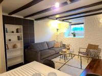 Cozy downstairs apartment in Tromsø - B&B Tromsø