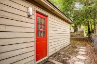 Fenced Backyard & Grill Near Lake Mayer Park - B&B Savannah