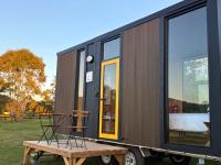 Meadows Edge by Tiny Away - Bed and Breakfast Traveston