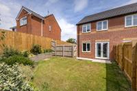 Beautiful and Spacious 3-bed Home in Nottingham by Renzo, Driveway, Close to M1! - B&B Pinxton