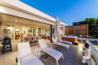 OBiches Penthouse C1 Beachfront Complex - B&B Trou aux Biches