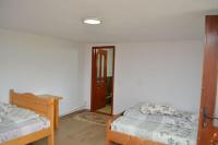 Dreibettzimmer mit eigenem Bad