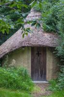 Thatched Roundhouse in Somerset Woodland - Bed and Breakfast Martock
