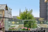 Heart of Aarhus, modern apartment and paid parking nearby - B&B Århus