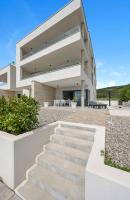 Apartment Maslina mit privatem Salzwasserpool - Bed and Breakfast Tribunj
