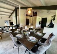 Magnifique Villa en Dordogne Piscine chauffée - B&B Saint-Aulaye