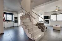 Makenzy Star 2bd Duplex 300m From Beach - Ferienwohnung Aglantziá