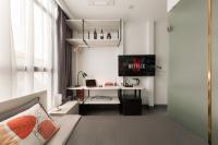 Habitación con cama grande