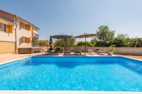 New! Holiday Home Tina with pool - B&B