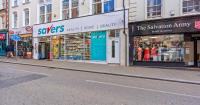 1BR Town Center Apartments, Fully Equipped with Modern Ammenities, mins walk from Train Station, University, Hospital, Restaurants, Contractors - Chambres d'hôtes Northampton