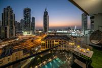 Luxury Two Bedroom Apartment with City & Pool View by Delujo Stays - B&B Dubai